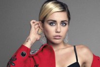 مايلي سايروس على مقعد التحكيم في The Voice 11