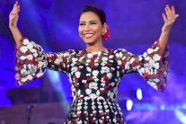 ووقفت شيرين على أدراج بعلبك...