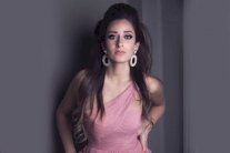 أمينة خليل تعتذر عن 