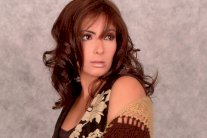 منى زكي تحتفل بأسبوع