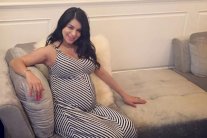 ريما فقيه تقارن حملها بوالدتها