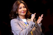 شيرين تطلب الزواج من شابٍ صغير