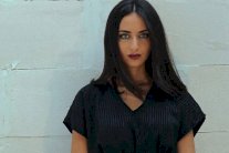 فايا يونان ترد على منتقدي تصرّفها مع معجب بحفل الشام