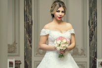 ليلا المغربية تُطِل بالأبيض في كليبها الجديد