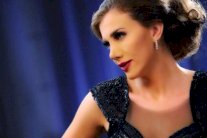 إيناس تُطِلق أولى أغنياتها 