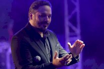 طلاب الجامعة يبدأون عامهم الدراسي مع رامي عياش