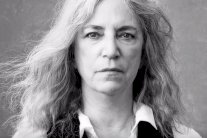 باتي سميث سجينة الحزن والذاكرة