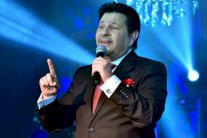 سهرة رومانسية مع هاني شاكر