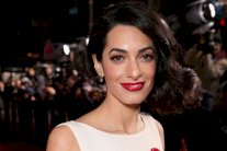 أمل كلوني حامل بتوأم