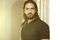 النجوم يقدمون التعازي لـ