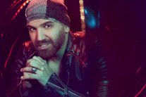 ناجي إسطا يُطلق جديده