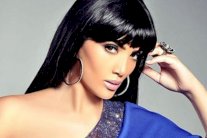 مواقع التواصل تتعاطف مع حورية فرغلي