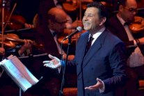 هاني شاكر يتألق بأعياد الربيع