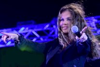 نيكول سابا تستهل حفلها بـ