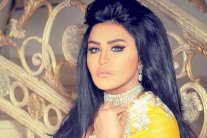 أحلام تُقنِع مدبرة منزلها باعتناق الإسلام