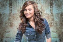 كارمن سليمان تشارك تامر حسني حفل أضواء المدينة