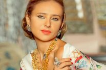 نيللي كريم ترقص في