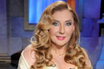 نادية الجندي تنفي أخبار زواجها