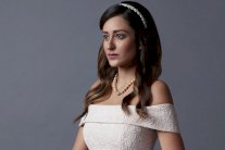 أمينة خليل تتضامن مع كلاب وقطط الشوارع