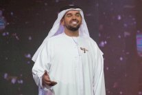 حسين الجسمي يقدِّم رسالة تضامن في أوبريت 