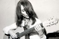 ريما الرحباني تنشر فيديو للسيدة فيروز في الإستوديو