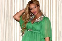 محبّو بيونسي يعاتبونها مطالبين بصور التوأم