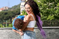 ميريام فارس تُخفي وجه ابنها بالصور