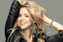 فستان شاكيرا يُعرّضها للإنتقاد بزفاف