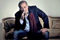 طابع بريد يوثق مسيرة محمود عبد العزيز