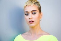 كاتي بيري تقدّم حفل MTV للأغاني المصورة