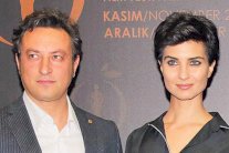 طليق توبا بيوكستون يقاضيها مطالباً بالتوأم