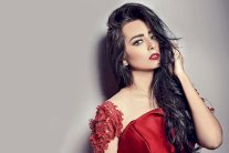 هبة مجدي زوجة تيم حسن في