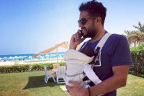 محمد حماقي ينشر صورة إبنته للمرة الأولى