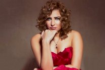 منة جلال تشكو مضايقات الشرطة