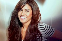 دينا الشربيني في جلسة تصوير جديدة