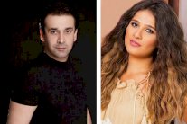 طائرة ياسمين وكريم عبد العزيز تتعرض لحادث