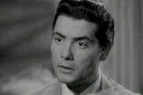 شكري سرحان يتألق على مسرح المدرسة الثانوية