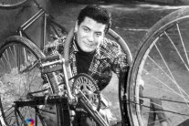 شكري سرحان يُتقِن الرومانسية بعد 