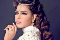 أحلام تُفاجِئ مدبرة منزلها بأقراطٍ ماسية