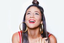 ليا مخول تُطلِق جديدها بعنوان Paradise