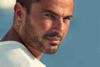 عمرو دياب يعلن موعد ألبومه الجديد