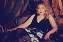 نادية الجندي تدعم السيسي