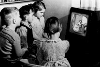 في بريطانيا، الآلاف ما زالوا يشاهدون التلفزيون بالأبيض والأسود