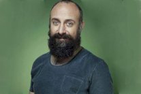 بطل حريم السلطان يدخل السينما المصرية