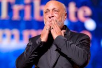 تكريم مؤثر للمخرج المغربي جيلالي فرحاتي بمهرجان مراكش