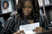 مبيعات مذكرات ميشال أوباما تحقق أرقاماً قياسية خلال 15 يوماً