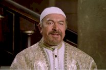 أنور وجدي يعنّف عادل أدهم ويُبعده عن الفن لسنوات