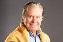 حسين فهمي يعتذر عن رئاسة مهرجان القاهرة