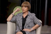 ليلى عز العرب تدخل 