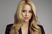 شاكيرا تفتتح